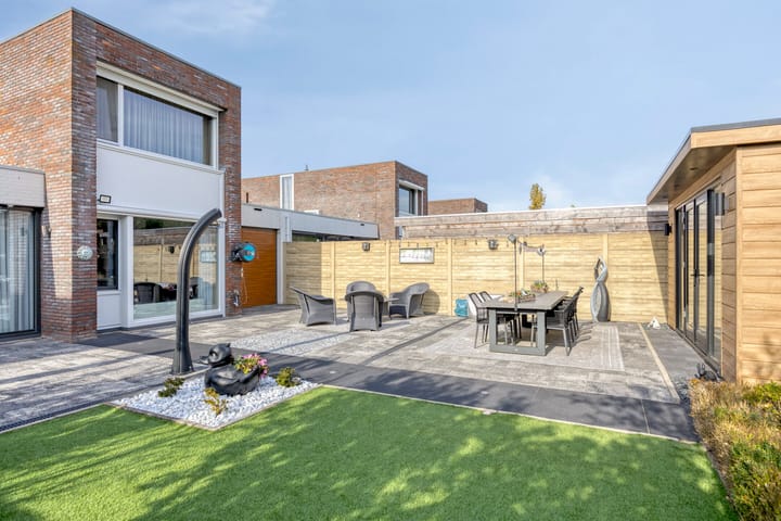 Photo 32 of Paardenbloem 5