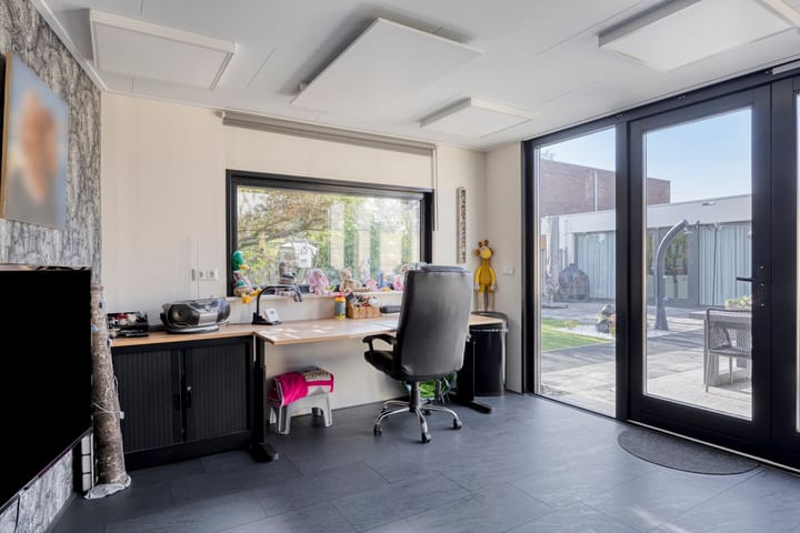 Photo 36 of Paardenbloem 5