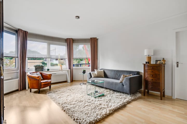 Photo 4 of Parallelweg 15