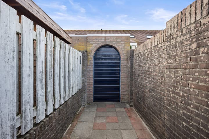 Photo 37 of Ds. Louwe Kooymanslaan 69