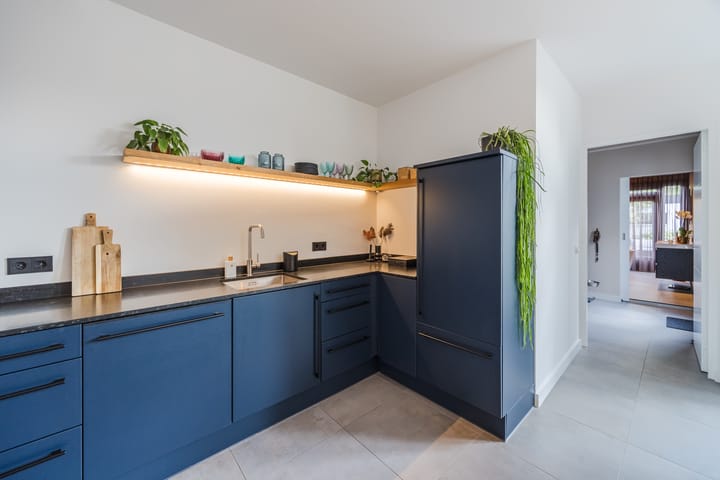 Photo 2 of Emmastraat 35