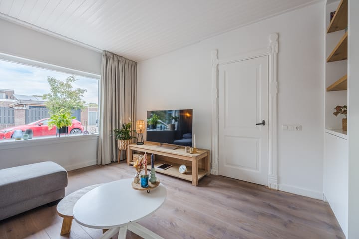 Photo 7 of Emmastraat 35