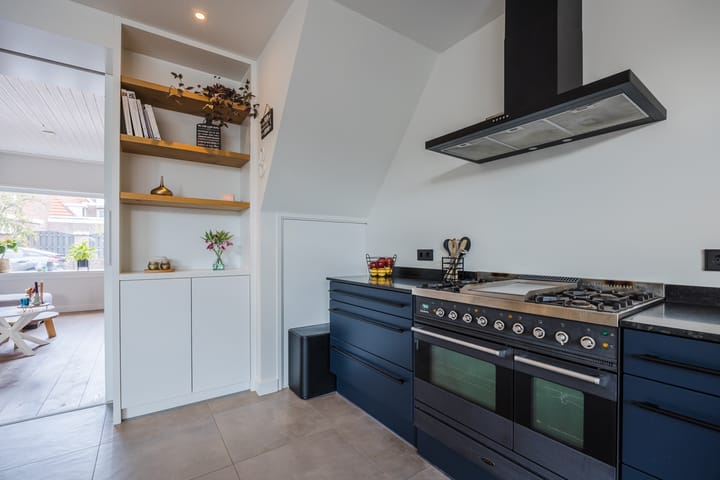 Photo 15 of Emmastraat 35