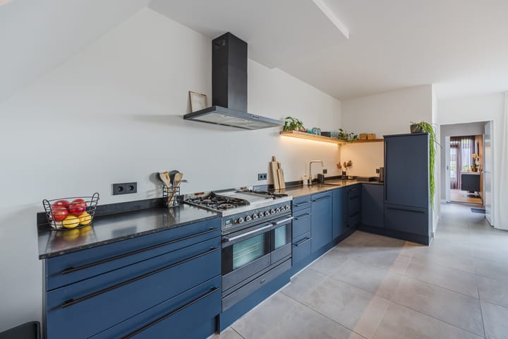 Photo 17 of Emmastraat 35