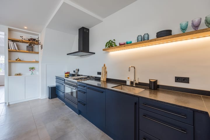 Photo 18 of Emmastraat 35