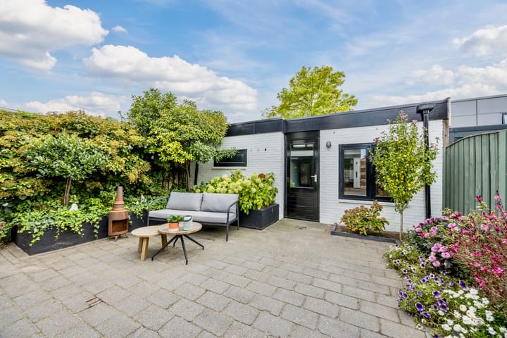 Photo 34 of Emmastraat 35