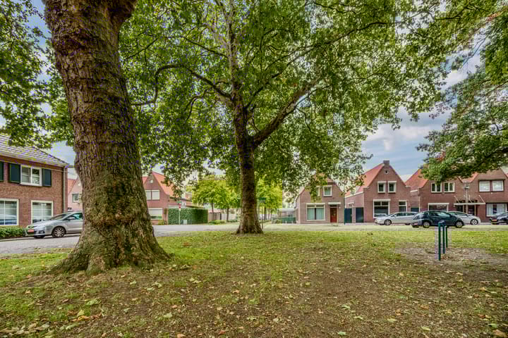 Photo 72 of Emmastraat 35