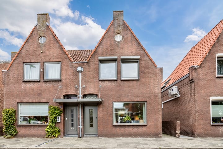 Photo 78 of Emmastraat 35