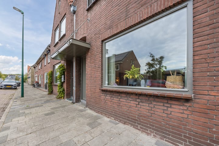 Photo 80 of Emmastraat 35