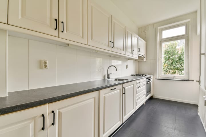 Photo 9 of Michelangelostraat 73-3