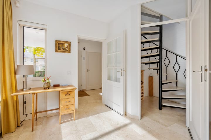 Photo 8 of Trompstraat 54