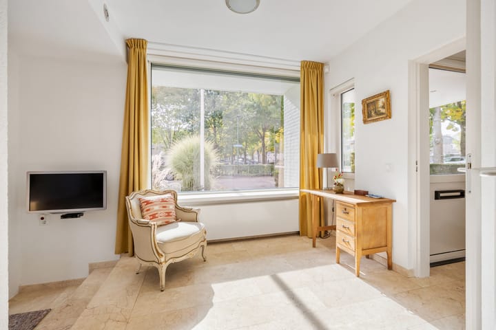 Photo 9 of Trompstraat 54