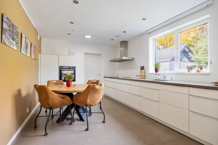 Photo 33 of Trompstraat 54