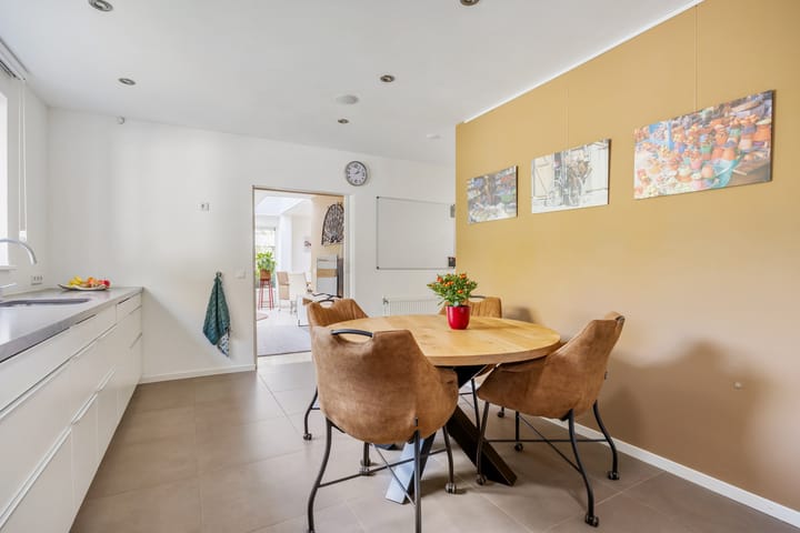 Photo 38 of Trompstraat 54