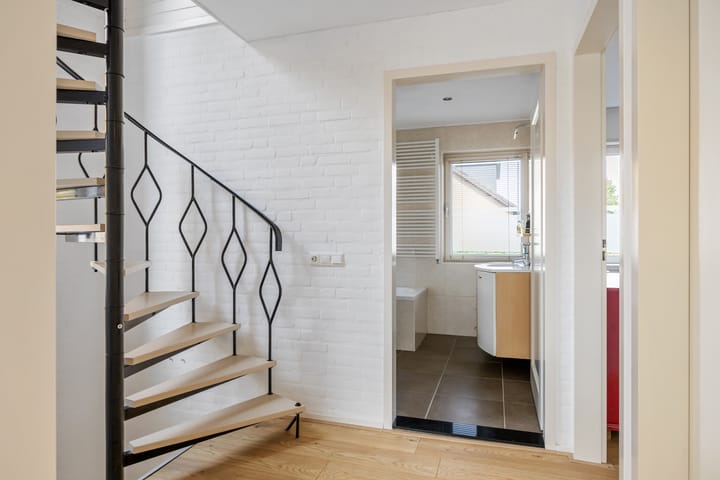 Photo 47 of Trompstraat 54