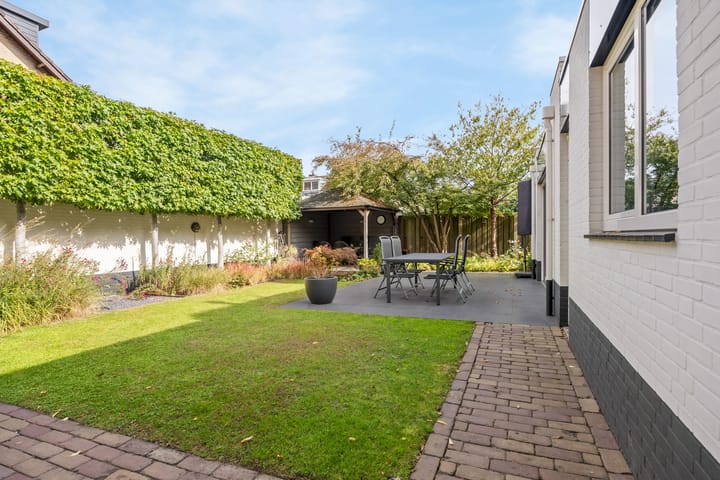 Photo 69 of Trompstraat 54