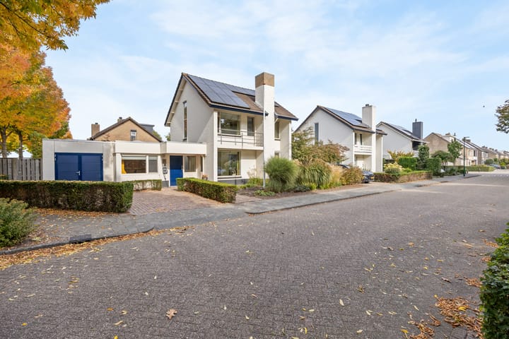 Photo 81 of Trompstraat 54