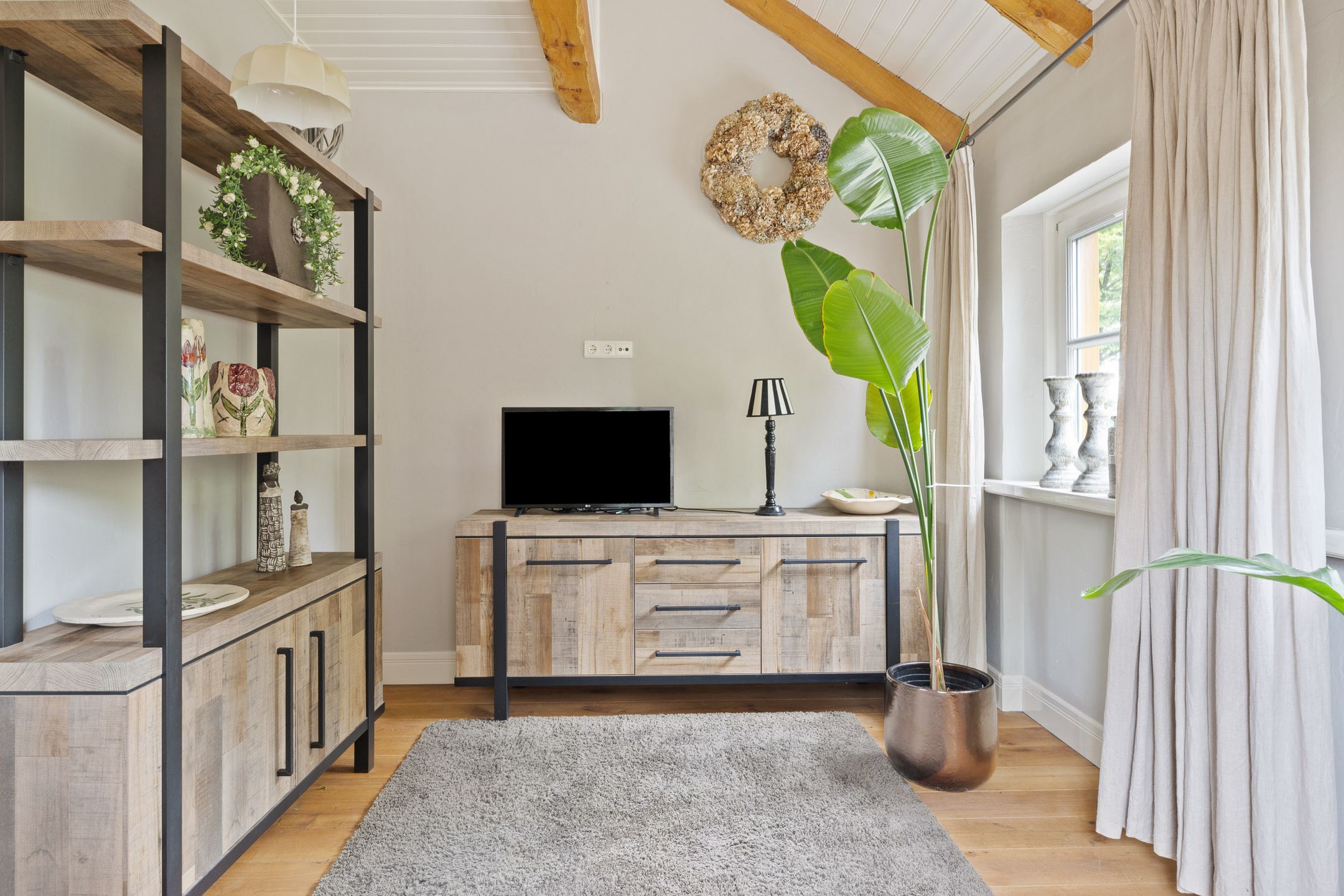 Photo 24 of Looieind 30