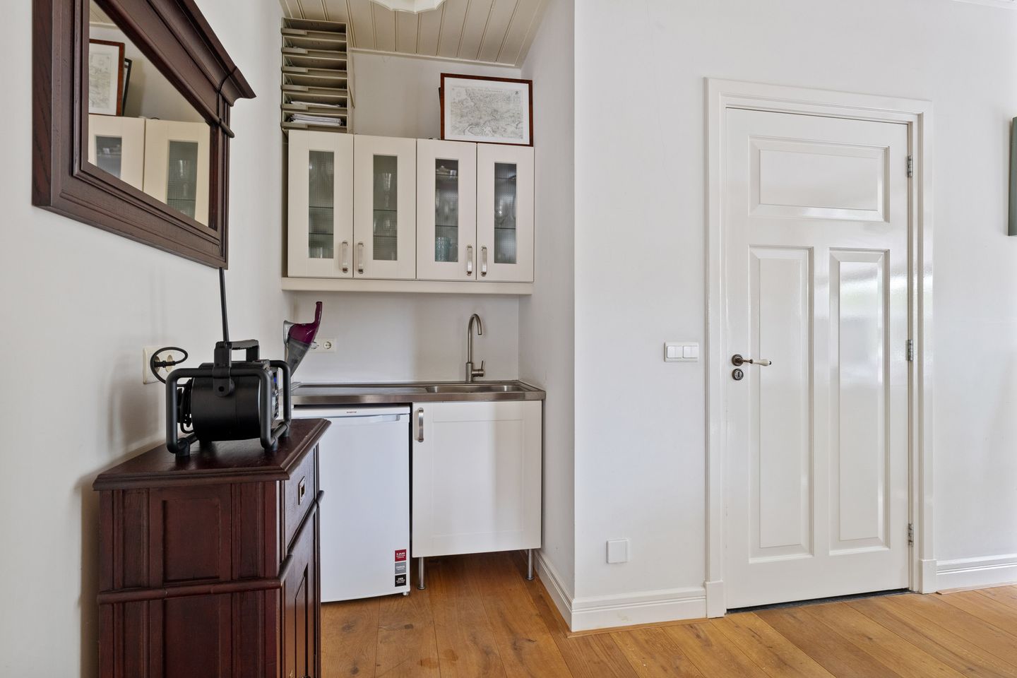 Photo 29 of Looieind 30