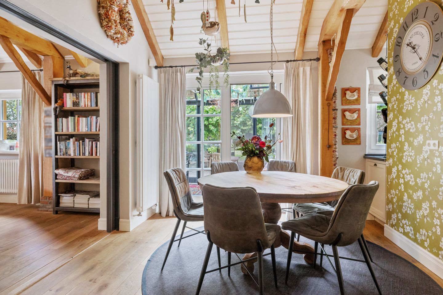 Photo 34 of Looieind 30