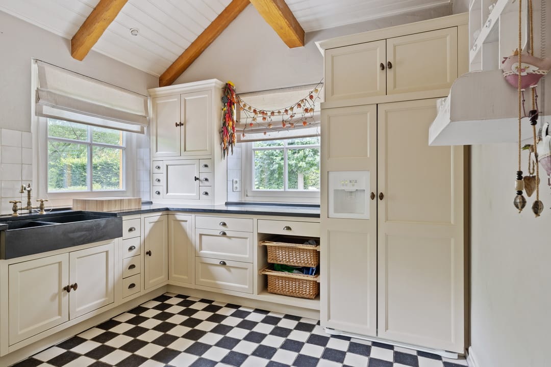 Photo 38 of Looieind 30