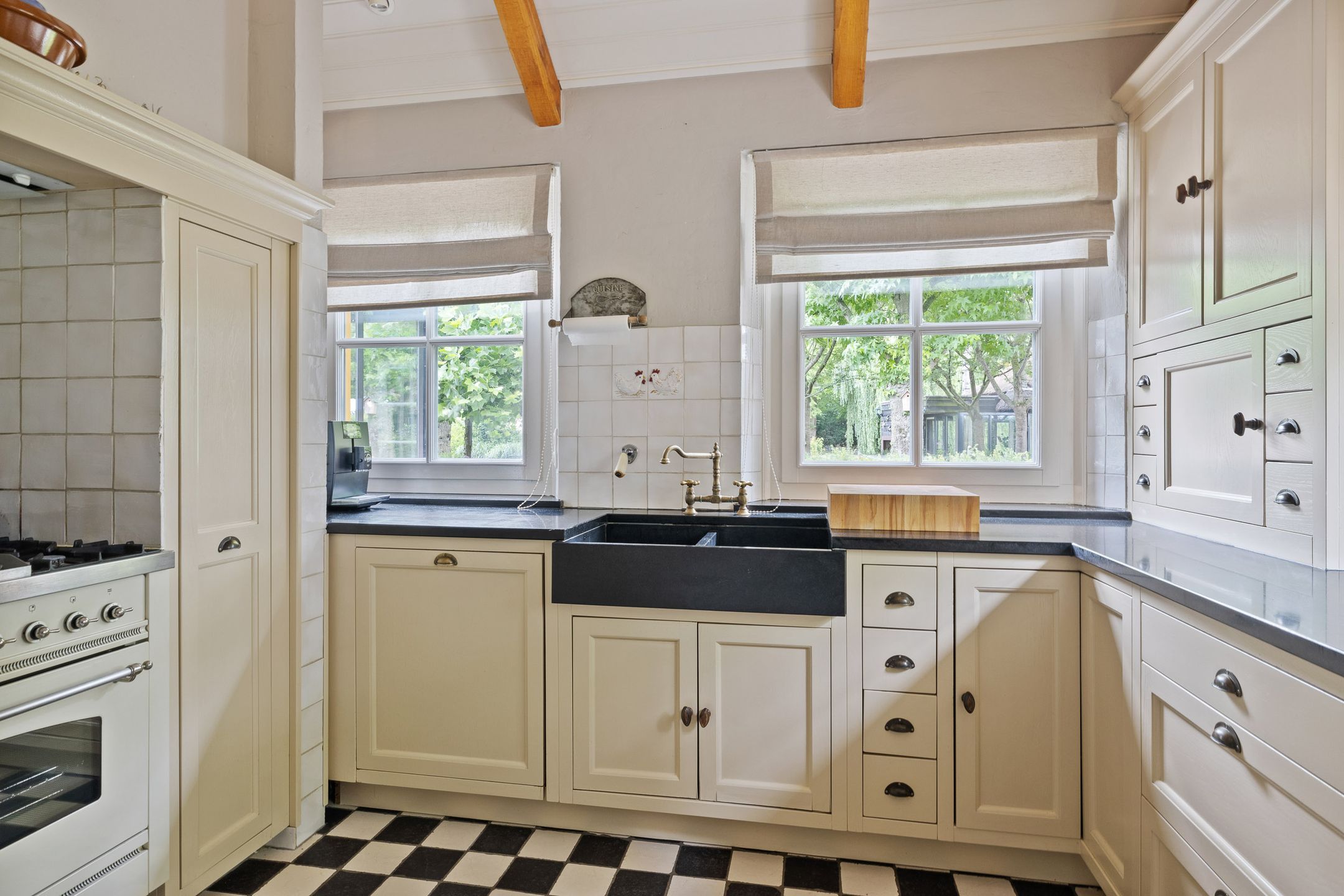 Photo 39 of Looieind 30