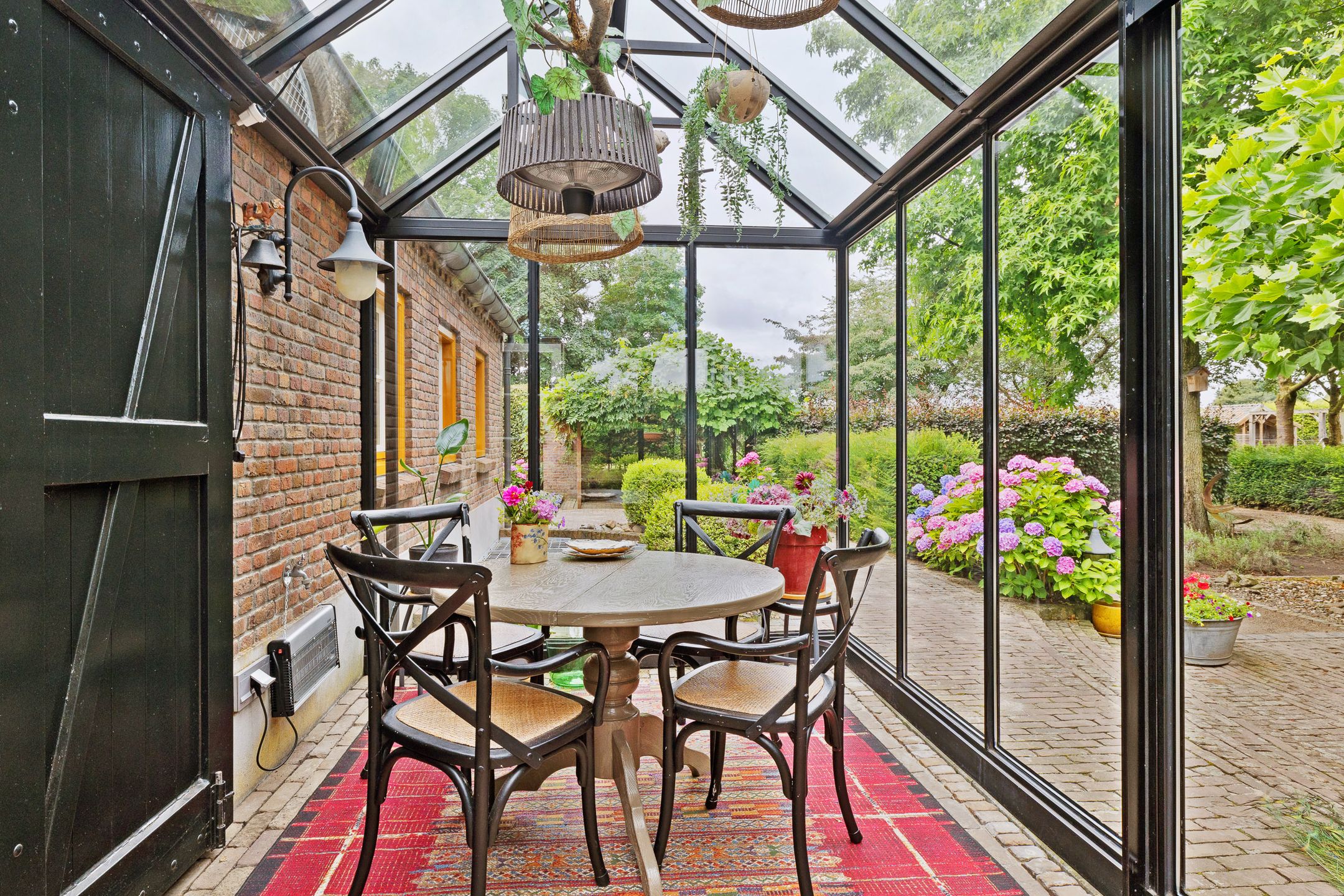 Photo 42 of Looieind 30