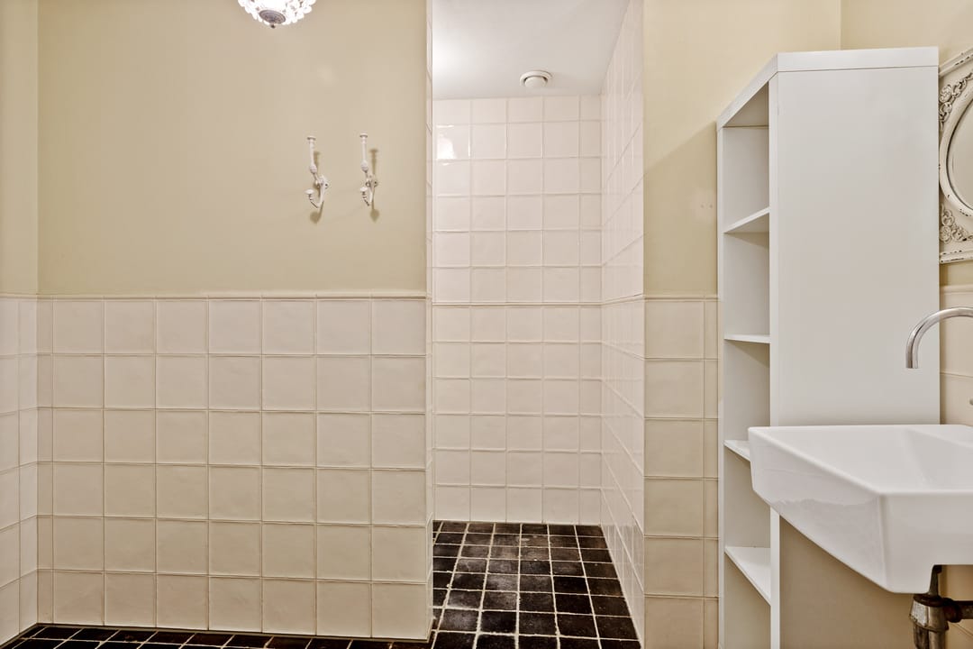 Photo 46 of Looieind 30