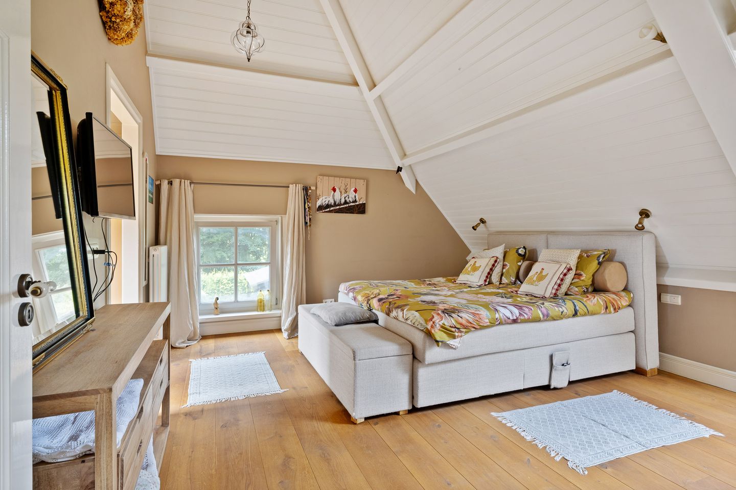 Photo 55 of Looieind 30