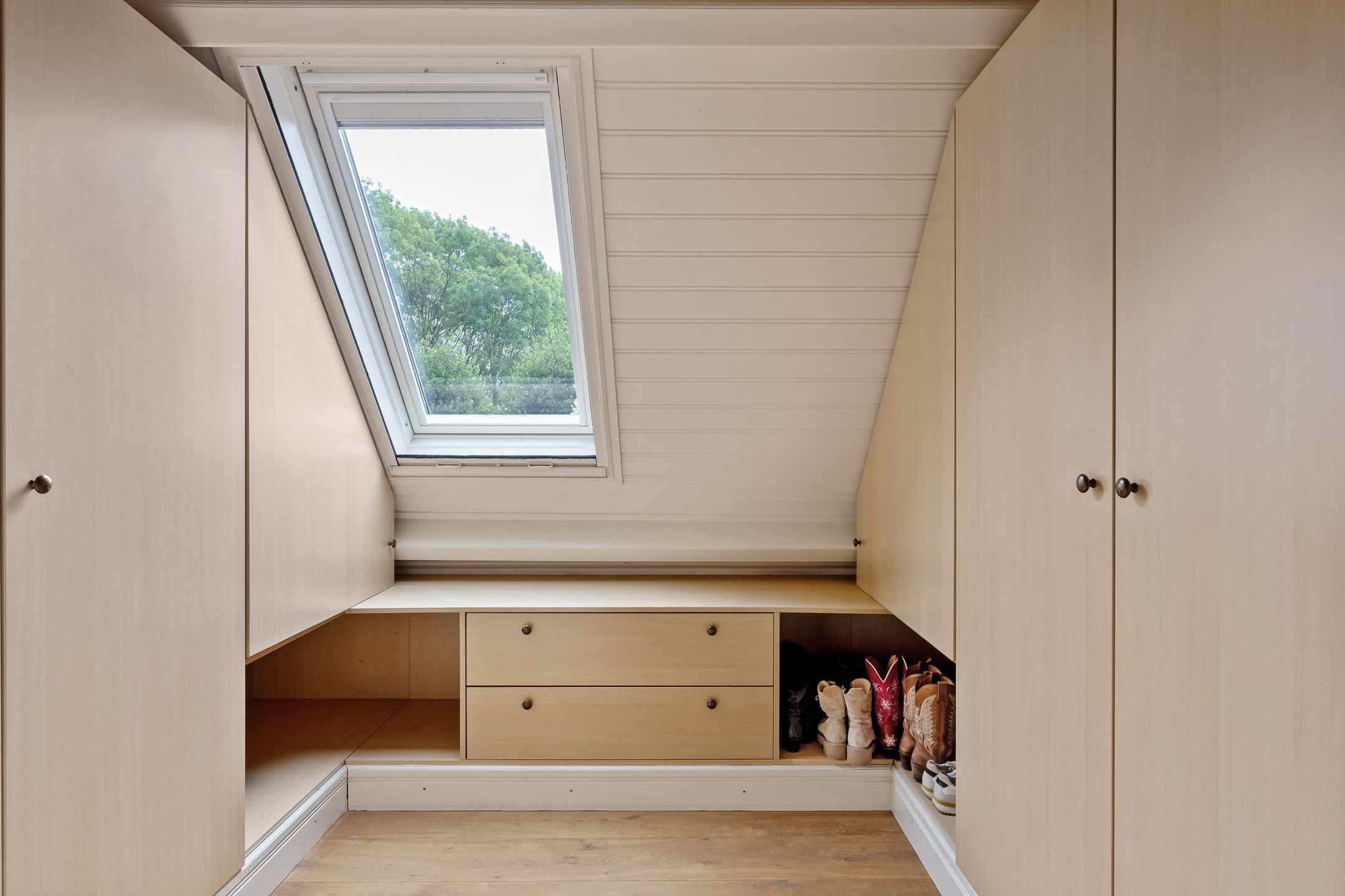 Photo 57 of Looieind 30