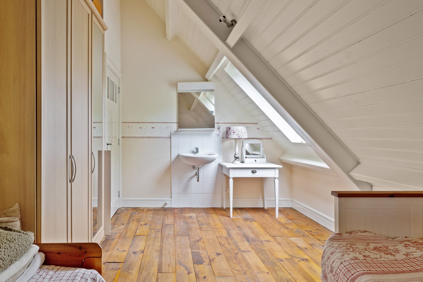 Photo 64 of Looieind 30