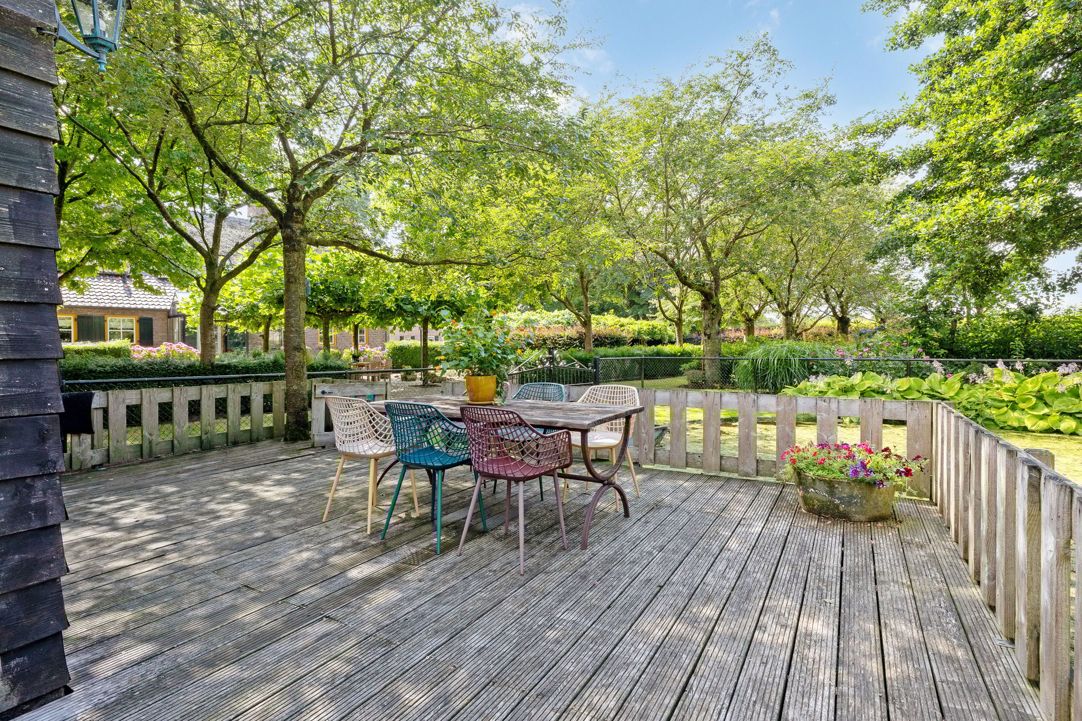 Photo 69 of Looieind 30