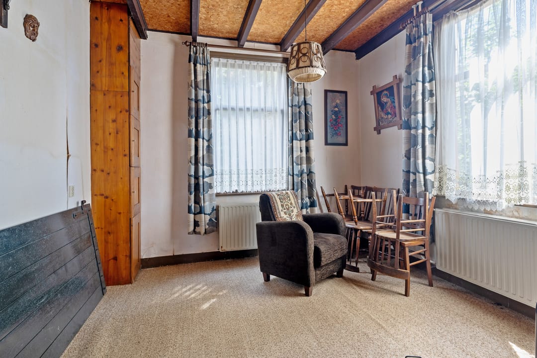 Photo 98 of Looieind 30