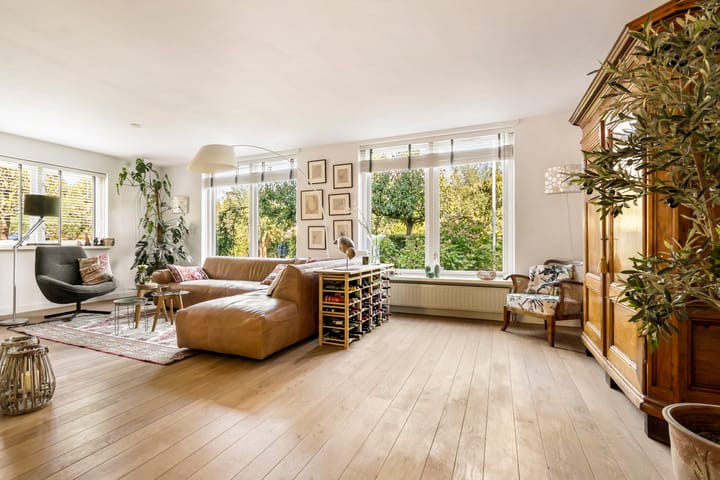 Foto 3 van Van Voorthuijsenhof 48