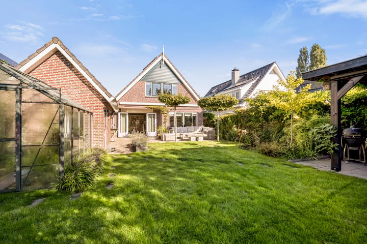 Foto 30 van Van Voorthuijsenhof 48