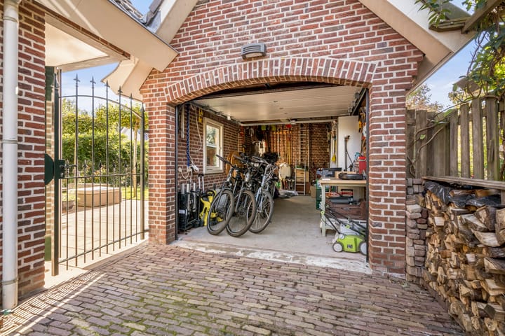 Foto 60 van Van Voorthuijsenhof 48