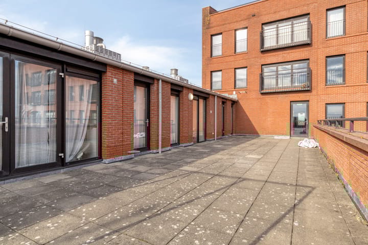 Foto 10 van Simon Carmiggelthof 80