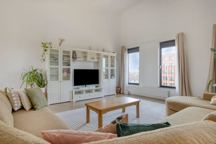 Foto 20 van Simon Carmiggelthof 80