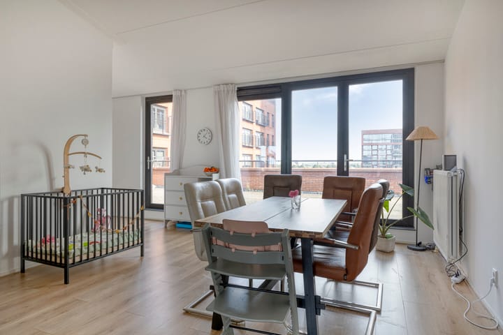 Foto 23 van Simon Carmiggelthof 80