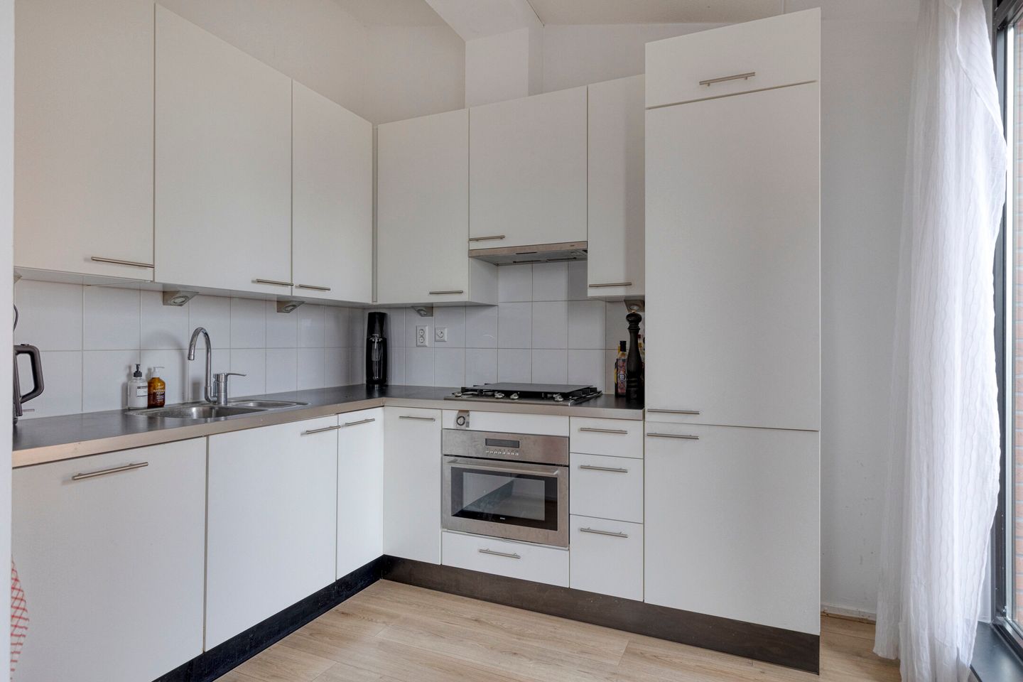 Foto 25 van Simon Carmiggelthof 80