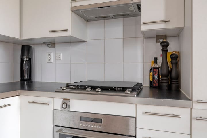 Foto 28 van Simon Carmiggelthof 80