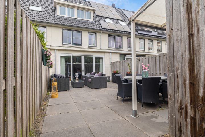 Photo 20 of Jane Addamslaan 35