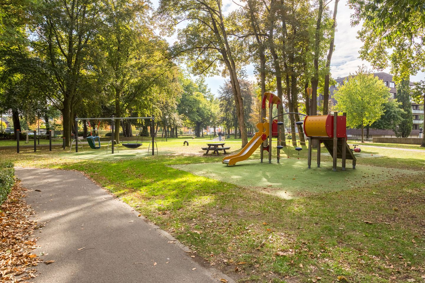 Foto 44 van Valkenierstraat 33-A