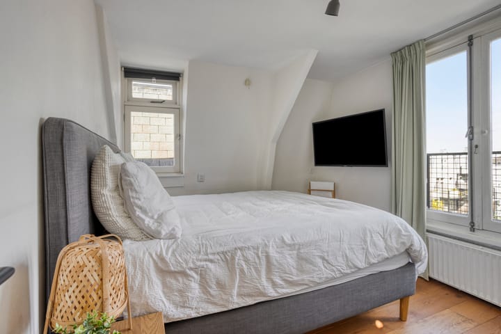 Foto 28 van Linnaeusstraat 19-3