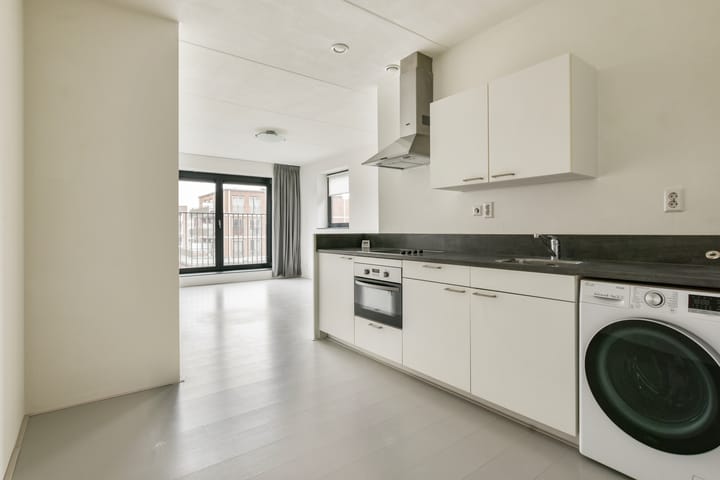 Photo 7 of Welnastraat 471