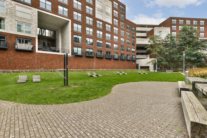 Photo 16 of Welnastraat 471