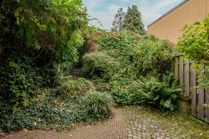 Foto 28 van Hovenstraat 2-B