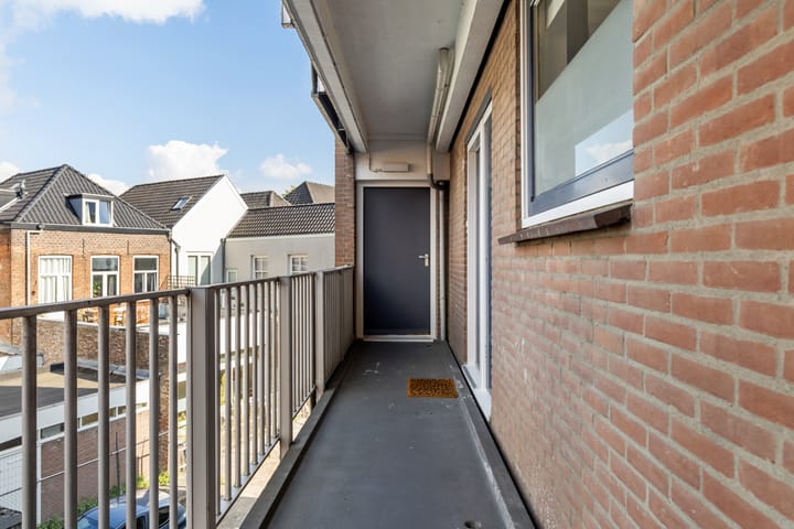 Foto 24 van Valkenstraat 15-A