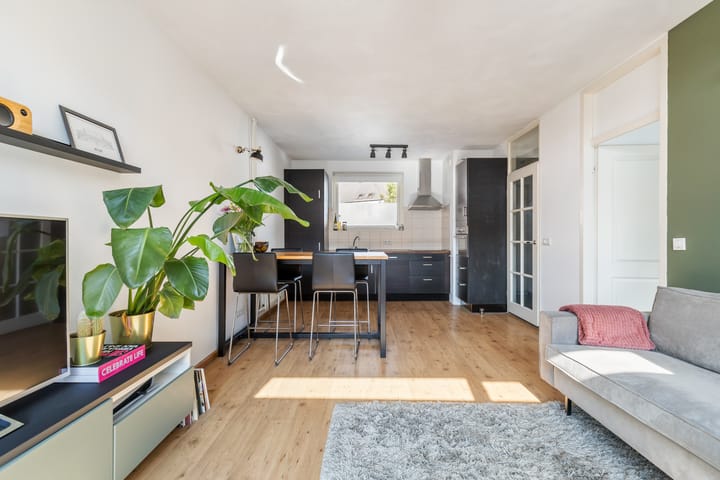 Foto 32 van Valkenstraat 15-A