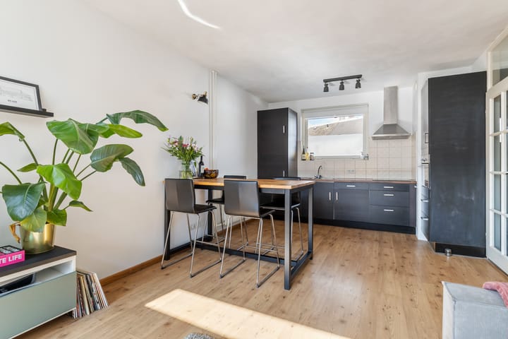 Foto 33 van Valkenstraat 15-A